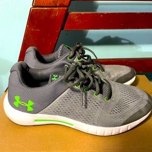 Under Armour Sneakers Boys 6